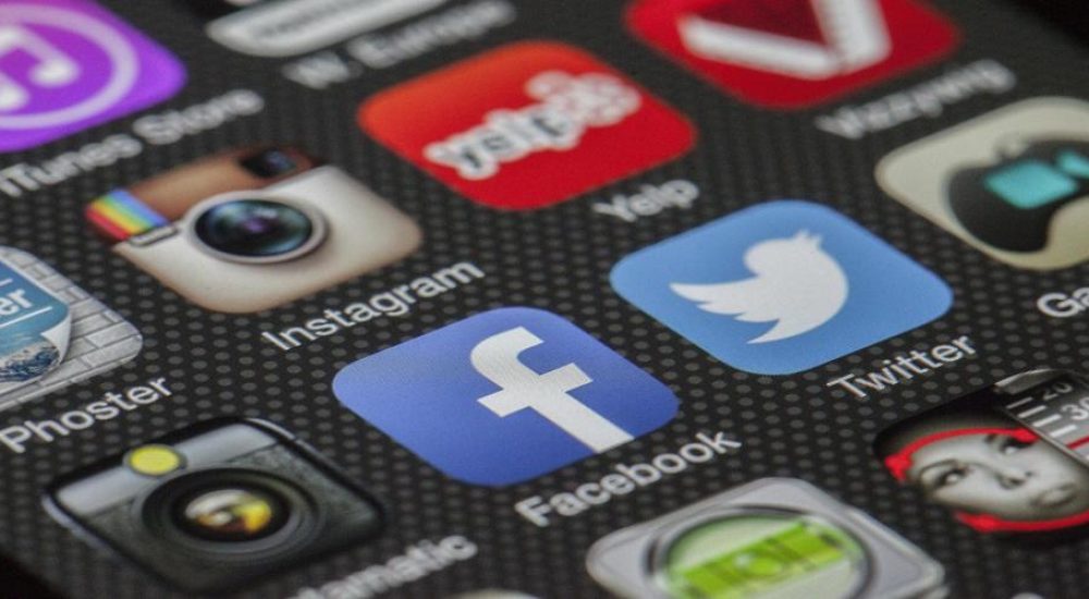 embed-social-feeds-to-drive-customer-loyalty